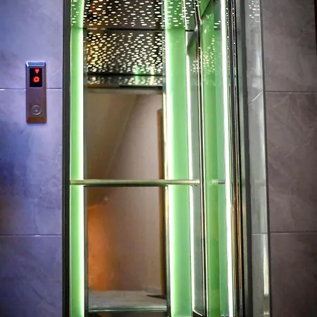 Apartment Cloud 6 -top Center,360° View,free Private Parking *