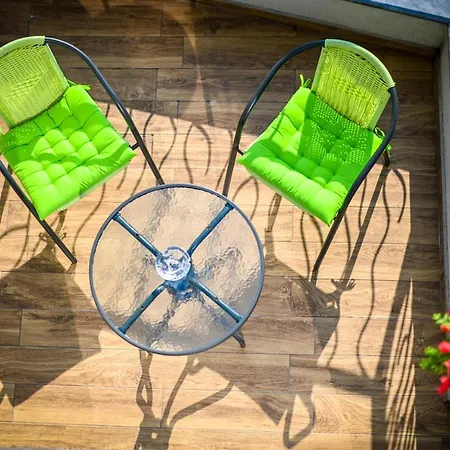 Apartment Cloud 6 -top Center,360° View,free Private Parking *