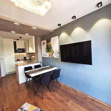 Cloud 6 -top Center,360° View,free Private Parking Apartment *